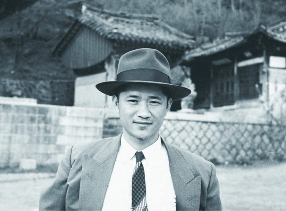 서성환 선대 회장의 젊은 시절 모습. /사진제공=아모레퍼시픽