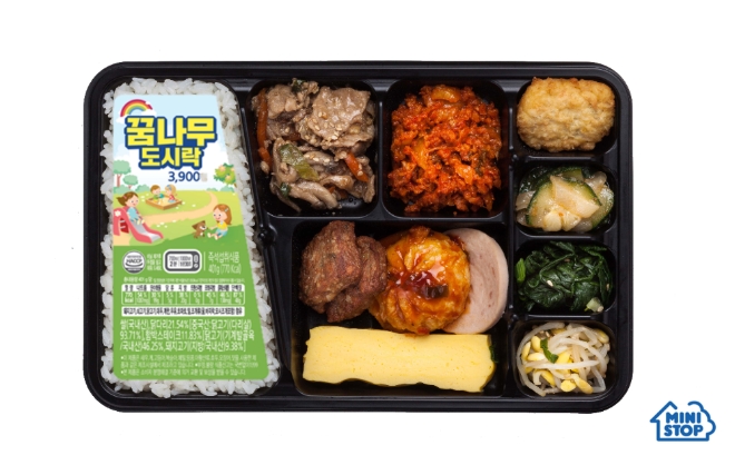 미니스톱이 학생층을 대상으로 만든 푸짐한 정찬 스타일의 ‘꿈나무 도시락’을 출시했다. /사진=미니스톱.