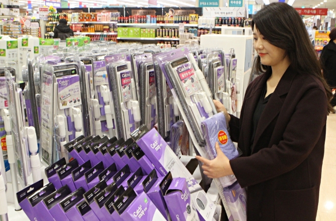 롯데마트가 셀프 케어 및 개인 위생에 대한 고객들의 높아진 관심을 고려해, 2월 19일까지 셀프 케어 용품 행사를 진행한다. /사진=롯데그룹.