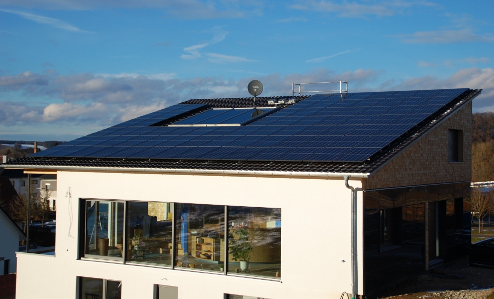 독일 아우쿠스부르크에 소재한 에너지자립주택 모습/사진=한화큐셀