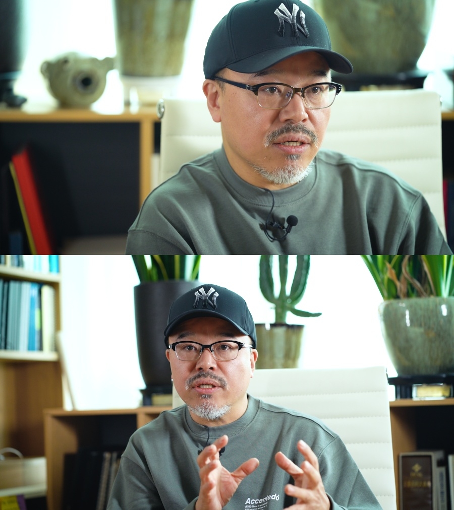 미생으로 메가 히트를 기록하고 어린-남극편을 연재하는 윤태호 작가 모습/사진=카카오페이지