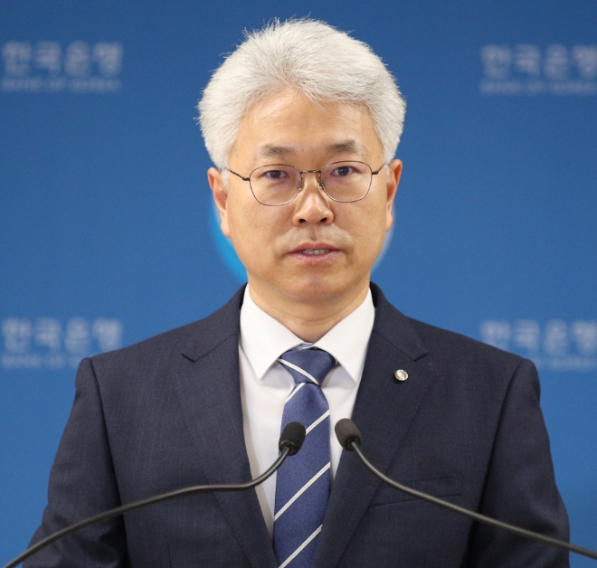 박양수 한국은행 경제통계국장이 23일 서울 중구 한국은행에서 열린 2020년 1/4분기 실질 국내총생산(속보) 설명회에서 발표하고 있다./사진=한국은행