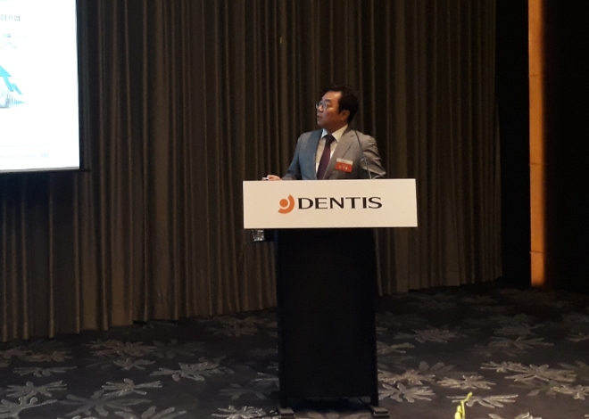 ▲심기봉 덴티스 대표이사가 6일 오후 서울 여의도 콘래드호텔에서 열린 스팩합병 관련 기자간담회에서 향후 계획을 말하고 있다./사진=한국금융신문