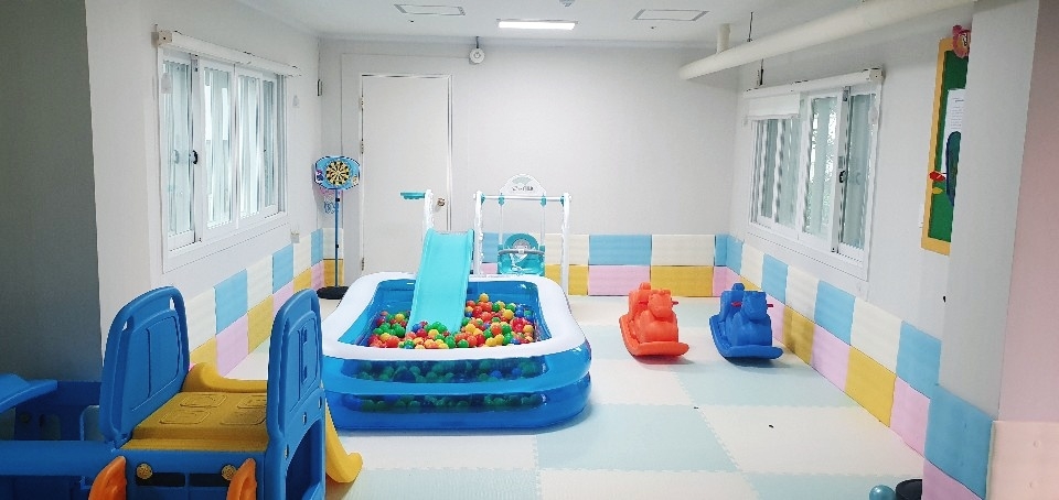 엘소드의 두 번째 나눔 프로젝트로 설치 기부된 실내 놀이방 모습/사진=넥슨