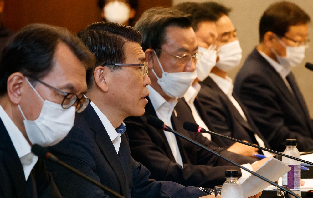 은성수 금융위원장은 16일 서울 중구 은행연합회에서 열린 제43차 금융중심지 추진위원회 회의에 참석했다. 은성수 금융위원장이 인사말을 하고 있다. / 사진= 금융위원회(2020.07.16)