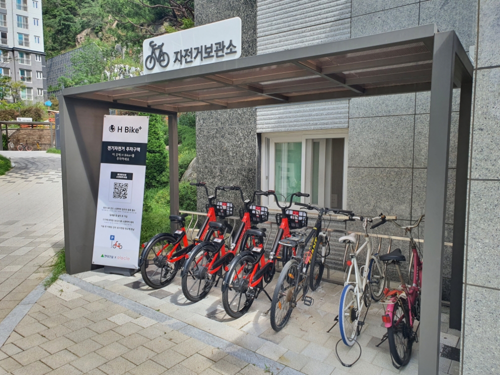 일레클 공유 전기자전거가 단지에 설치된 모습/사진=일레클