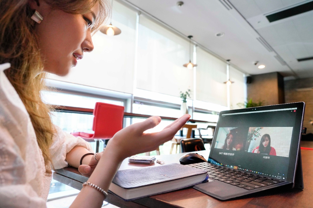 SK텔레콤이 지난 상반기 업계 최초로 ‘인택트 그룹면접’을 실시한데 이어, 하반기 채용에 1:1 'In:tact 채용 상담'을 도입해 또 한번 채용 방식 혁신에 나선다./사진=SK텔레콤