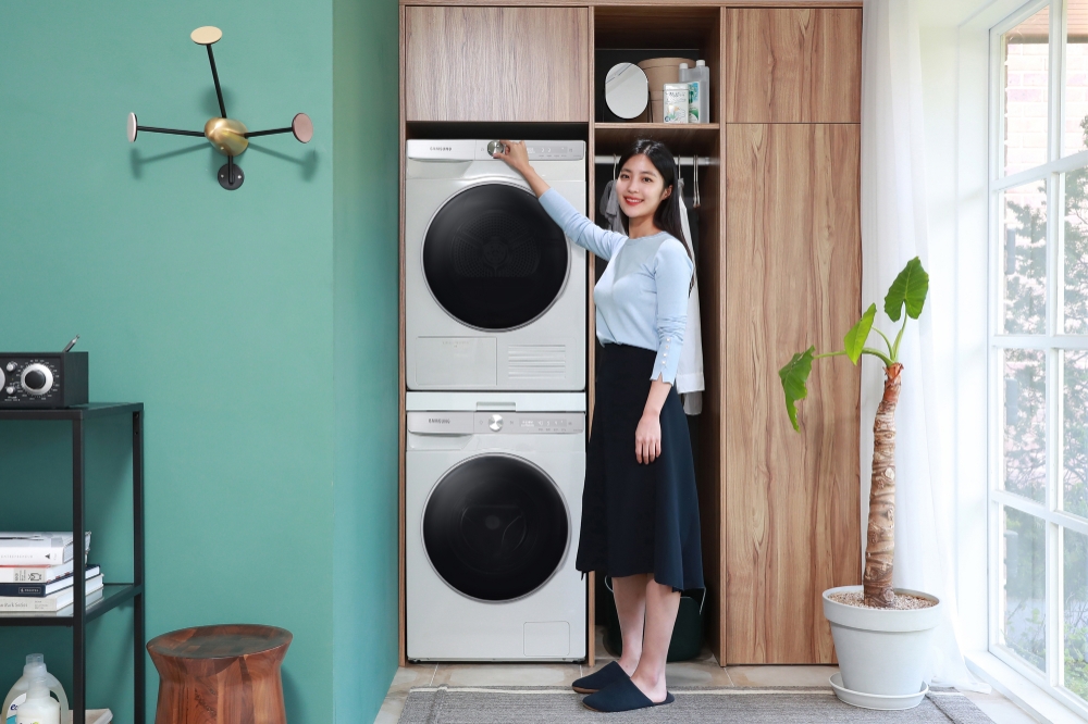 삼성전자가 1인 가구를 위한 소형 '그랑데 AI' 10kg 세탁기·9kg 건조기 신제품을 출시했다./사진=삼성전자