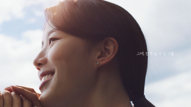 아시아나항공의 바이럴(viral) 영상 ‘여행이 떠났다’편이 지난 8월 7일 첫 선을 보인 이후 두 달만에 유튜브 영상 시청 ‘1000만뷰’를 돌파하며 여전한 인기를 이어가고 있다. 사진=아시아나항공.