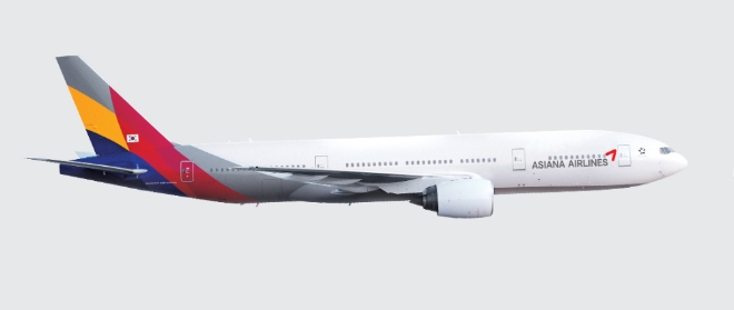 아시아나항공이 대한축구협회와 함께 코로나19 확진 판정으로 유럽에 고립된 남자 축구대표팀 수송을 위해 전세기를 투입한다. 사진=아시아나항공.