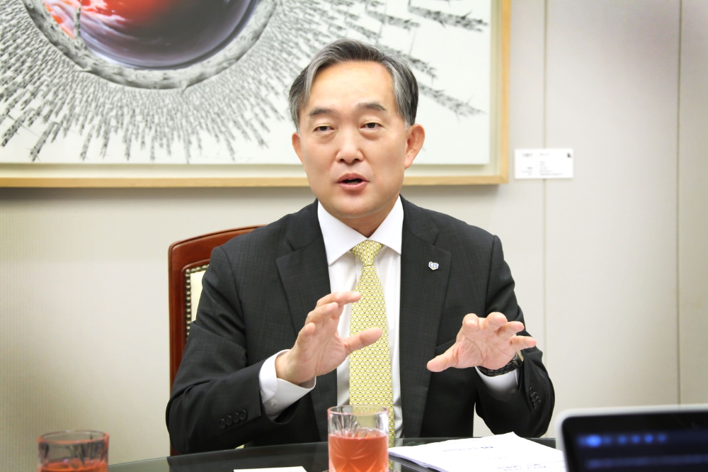 신현준 신용정보원장