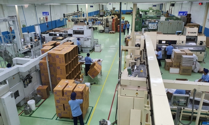 KT&G 인도네시아 법인 담배 생산 공장에서 작업중인 현지 직원들/ 사진제공=KT&G