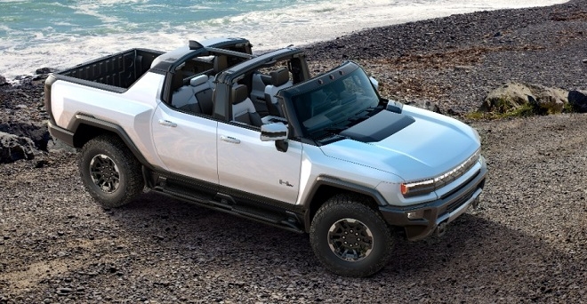 GM 얼티엄 배터리 시스템이 최초로 탑재되는 GMC 험머EV. GM은 올해 가을께 디트로이트에 마련한 전기차 전용 생산 공장에서 차량 생산을 시작한다고 밝혔다.
