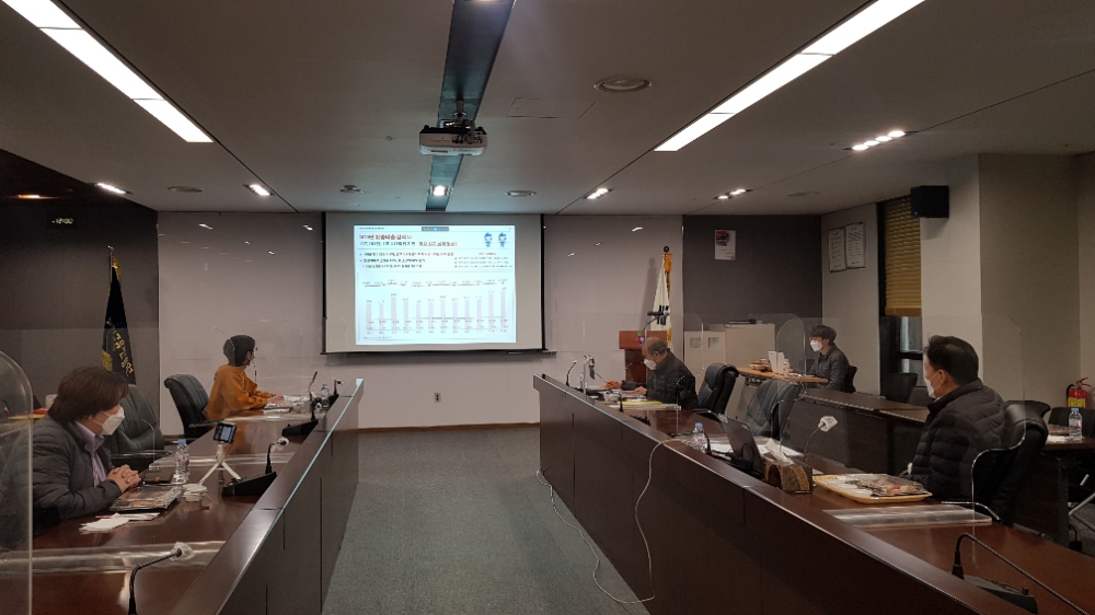 서민금융진흥원은 15일 이계문 원장 주재로 화상간담회를 개최하고 '20년도 맞춤대출서비스 실적'을 발표했다./사진=서민금융진흥원(2021.01.15)