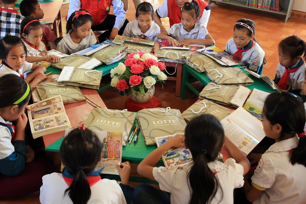 2016년 롯데복지재단에서 진행한 베트남 도서관 개보수 후 현장 모습. / 사진제공 = 롯데지주