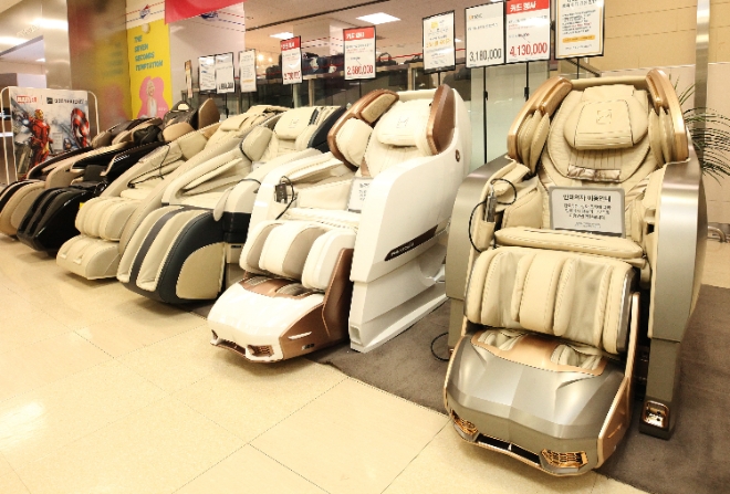 이마트 성수점 안마의자 매장. / 사진 = 이마트