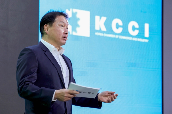 27일 열린 2021 P4G 서울 비즈니스 정상회의 비즈니스 포럼에서 최태원 대한상공회의소 회장이 기조강연을 하고 있다. 사진=대한상공회의소.