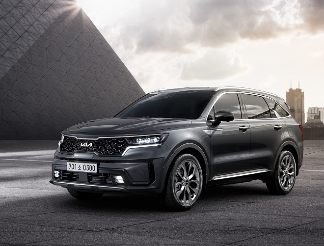 기아, 새 엠블럼 단 2022년형 쏘렌토 출시