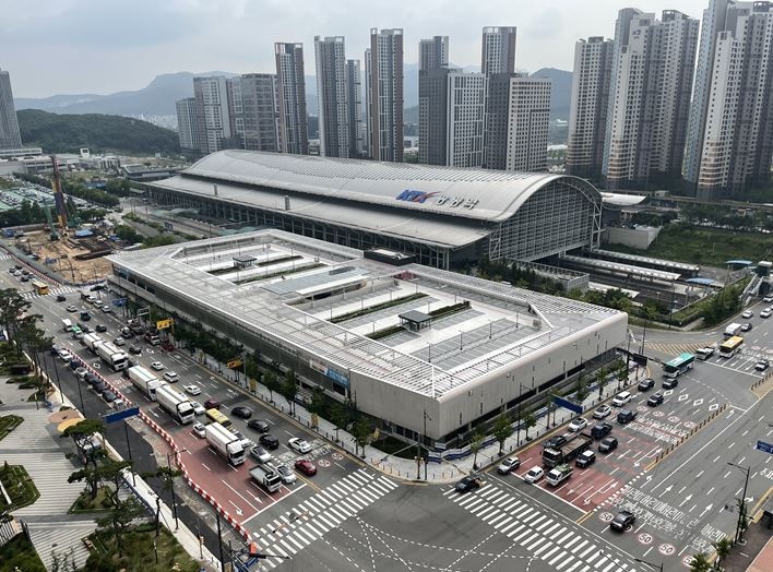 KTX광명역 B주차빌딩 전경. /사진제공=한국철도