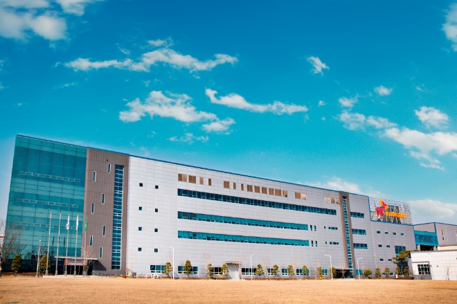 SK이노베이션 서산 배터리 공장이 제조 공정상 에너지 사용량을 절감한 성과를 인정받아 12일 한국에너지공단으로부터 ‘2020년 에너지효율목표제 우수사업장’ 인증을 받았다. 사진=SK이노베이션.