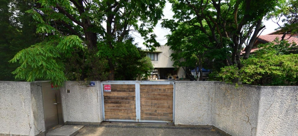 고 이건희 삼성전자 회장이 소요했던 서울 중구 장충동1가 주택 사진, 현재는 이선호 CJ제일제당 부장이 매입했다./사진제공= 네이버 지도 거리뷰 캡처