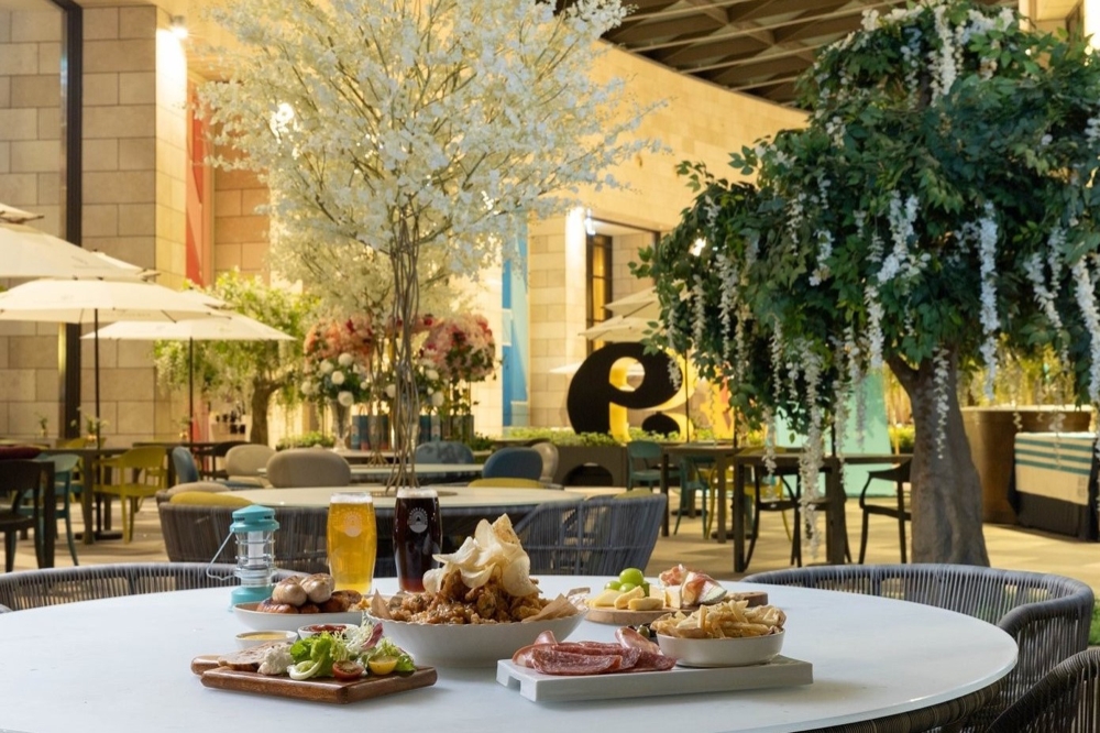 호텔업계, 주류·패션등 이색 콜라보로 MZ세대 겨냥