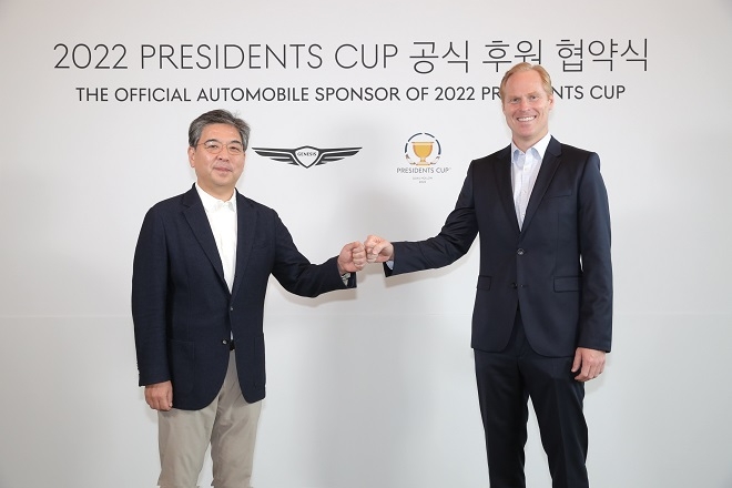 장재훈 현대차 제네시스 브랜드 사장(왼쪽)과 크리스찬 하디 PGA투어 수석 부사장.