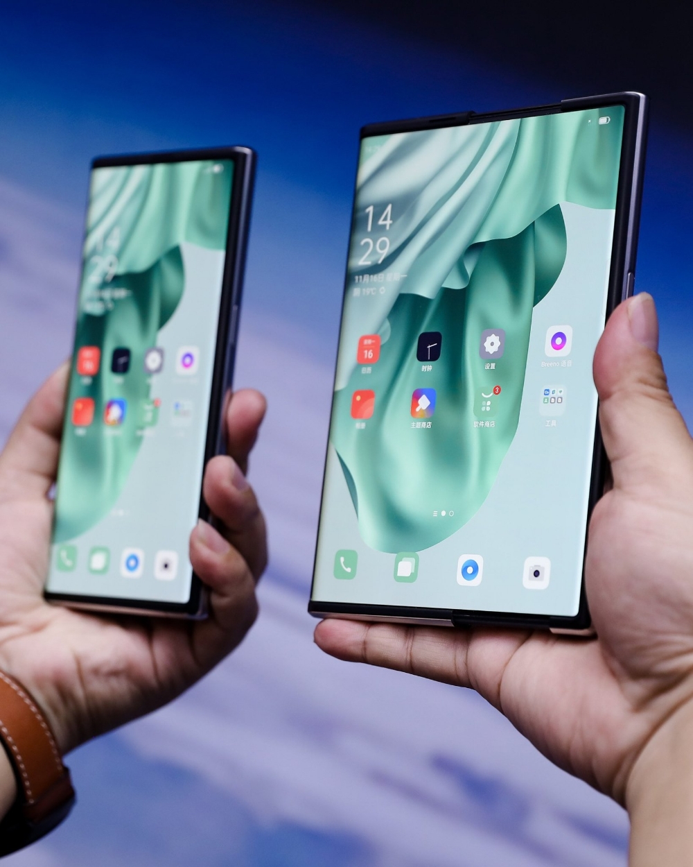 오포가 지난해 11월 '이노데이 2020'에서 선보인 '오포X2021' 프로토타입 제품. 사진=오포