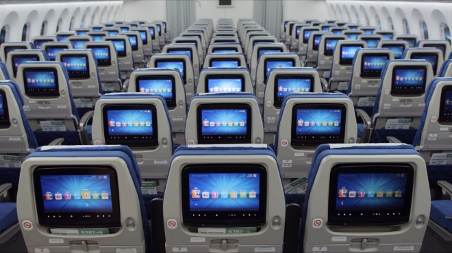 대한항공(회장 조원태)은 자사 항공기 주문형오디오비디오(AVOD)로 서울의 다채로운 관광 영상을 세계인에게 소개해 서울 관광 이미지를 높인 공로를 인정 받아 최근 ‘2021년 서울시 민관협력 우수기관 표창’을 수상했다. 사진=대한항공.