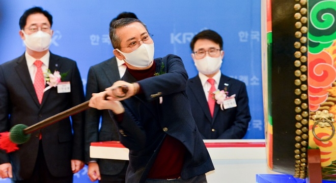 권영수 부회장 "LG엔솔 상장, 누구보다 구본무 회장이 기뻐할 것"