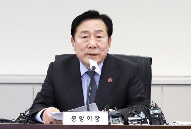 중기중앙회 김기문 회장 "차기정부는 돈 벌 자유 보장해달라"