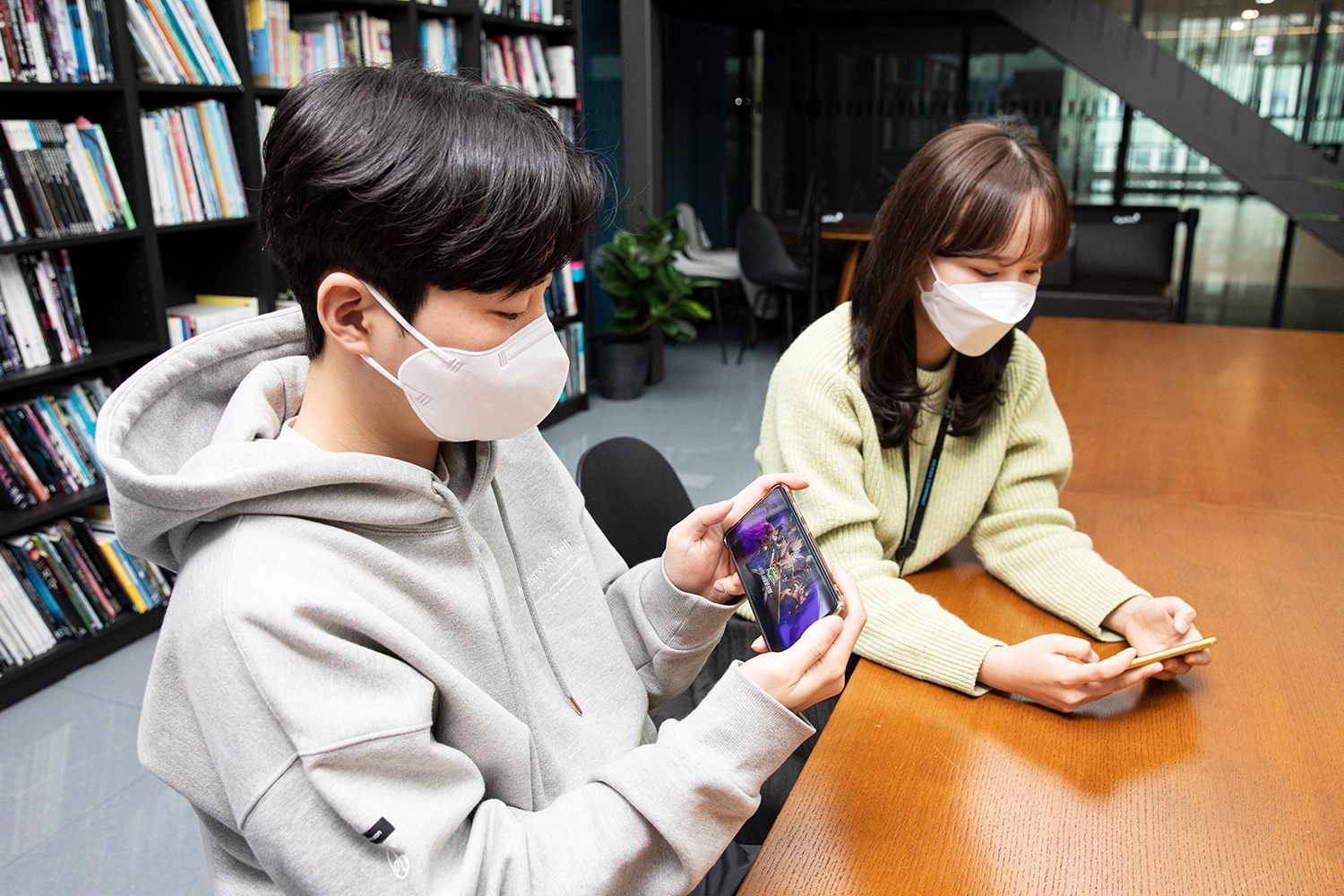 던파모바일 사내테스트에 참가한 임직원. 사진=넥슨