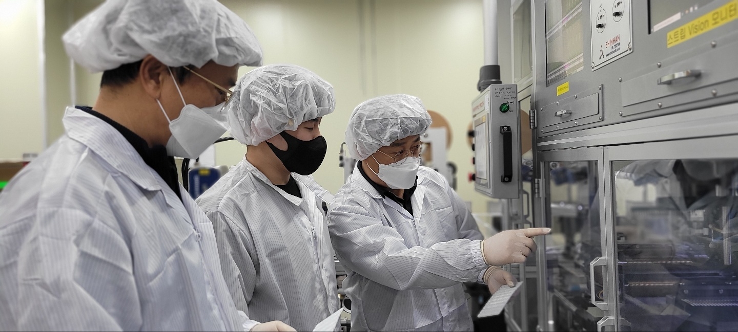 자가진단키트 생산 업체 '젠바디' 조립라인. 사진=삼성전자