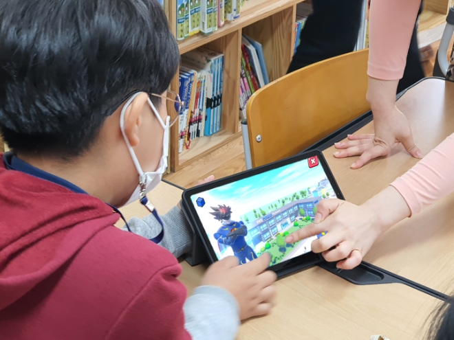 포스코(회장 최정우)가 철강재의 친환경성을 알리기 위한 어플리케이션을 개발하고 미래세대를 대상으로 본격적인 교육에 나선다. 사진=포스코.