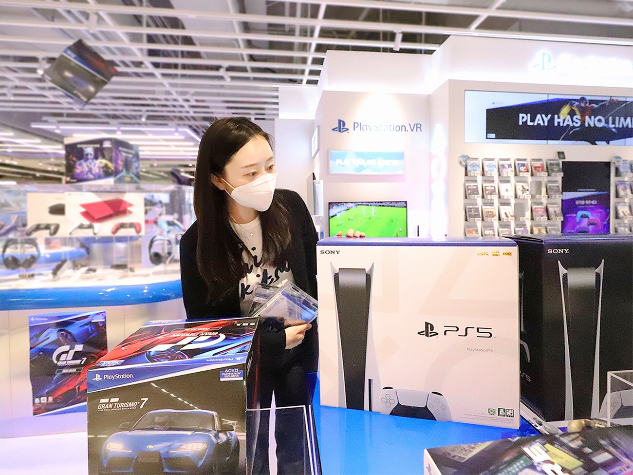 가정의달 앞두고 게임기 찾는 소비자 증가./ 사진제공 = 롯데하이마트