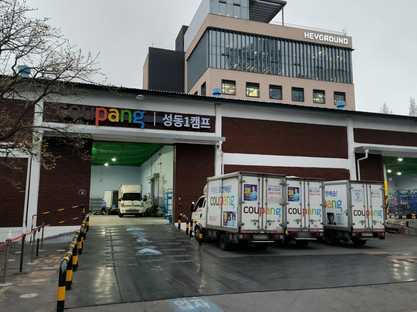 쿠팡이 올해 적자를 탈출할 수 있을지 주목된다. 사진은 쿠팡 물류센터 모습./사진=나선혜기자