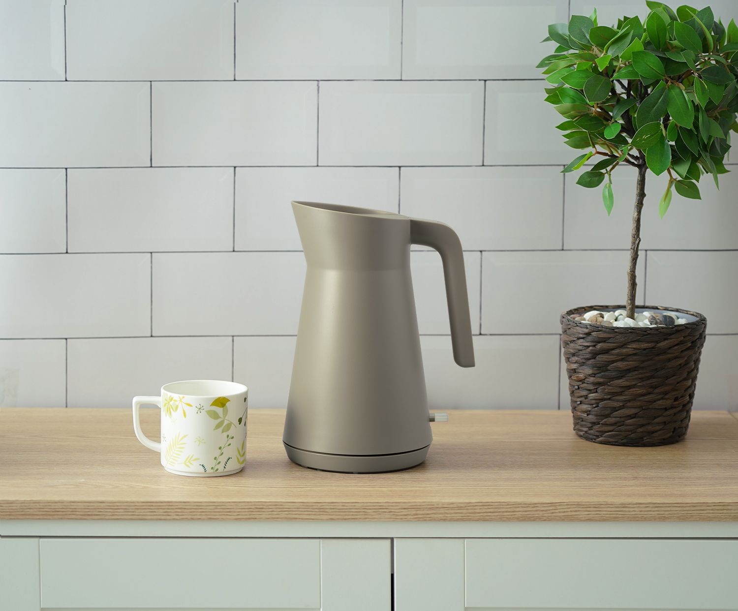 롯데하이마트 자체브랜드 하이메이드 친환경 전기주전자./ 사진제공 = 롯데하이마트