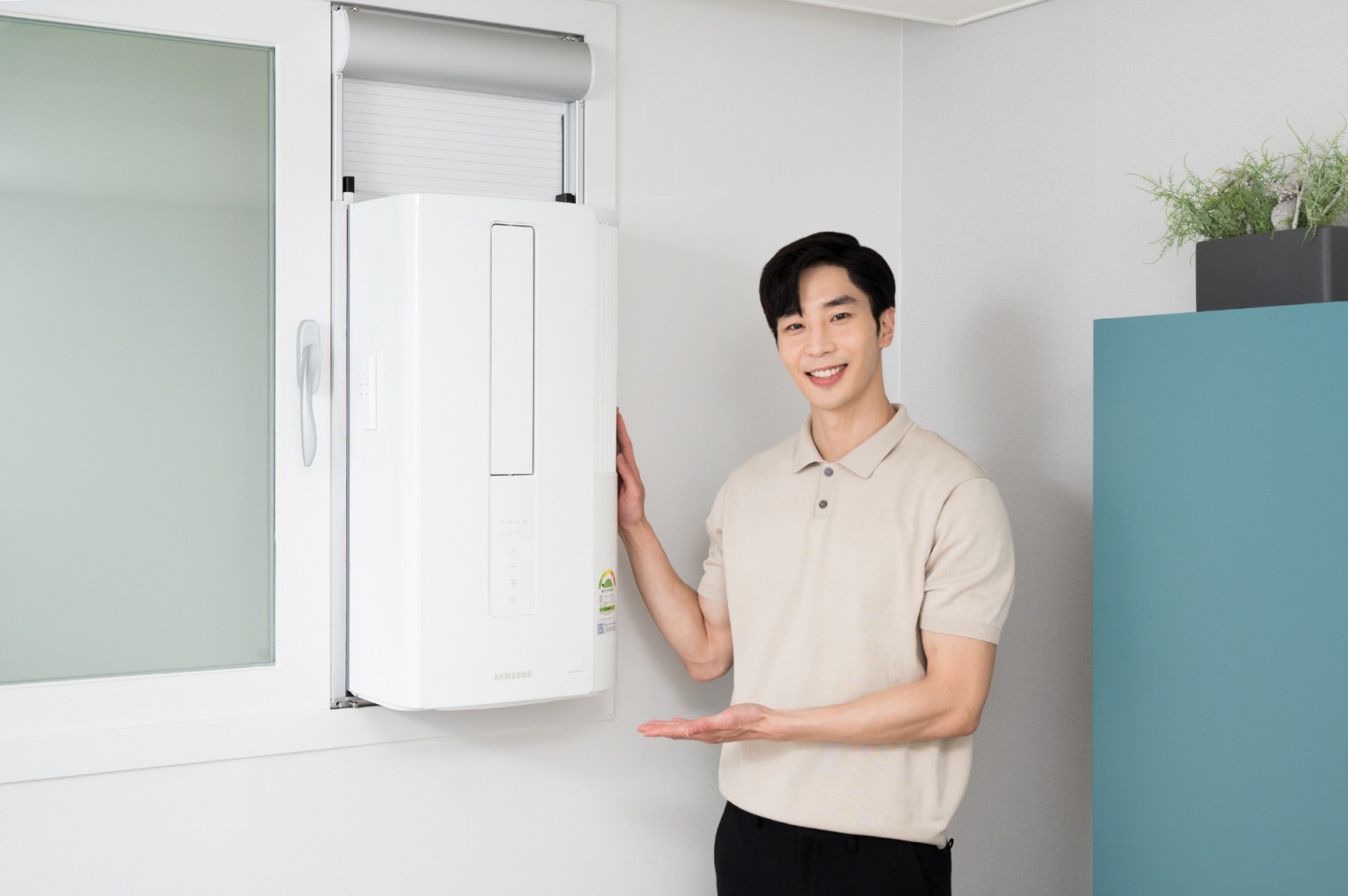 2022년형 창문형 에어컨 '윈도우핏. 사진=삼성전자