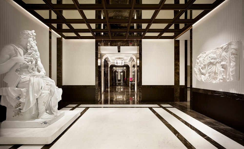 조선팰리스_다니엘 아샴 'Blue Calcite Eroded Moses'./ 사진제공 = 조선호텔앤리조트