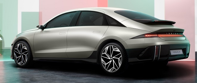 현대차, 전기세단 아이오닉6 내·외관 디자인 공개..."도심 속 나만의 안식처"