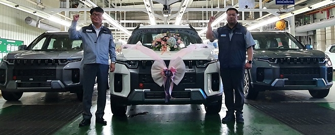 쌍용차 정용원 관리인(왼쪽)과 노동조합 선목래 위원장. 제공=쌍용차.