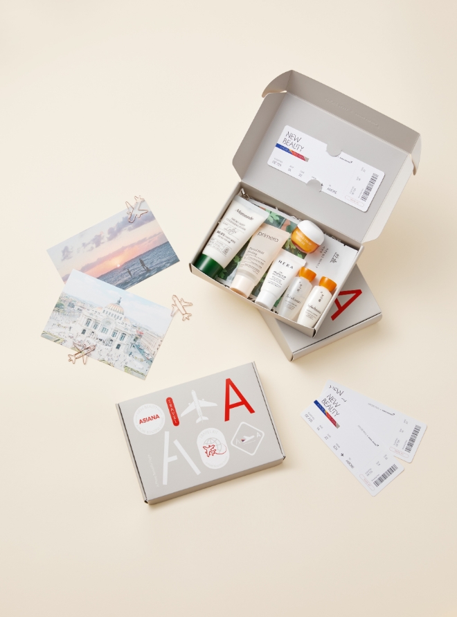 아시아나항공은 다음 달 7일까지 아모레퍼시픽 제품을 구매하는 아시아나클럽 회원들을 대상으로 마일리지 적립, 유럽노선 할인쿠폰, 한정판 콜라보 굿즈 등 다양한 혜택을 제공한다. 사진=아시아나항공.