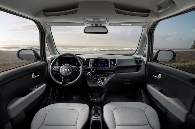 신형 레이 실내.