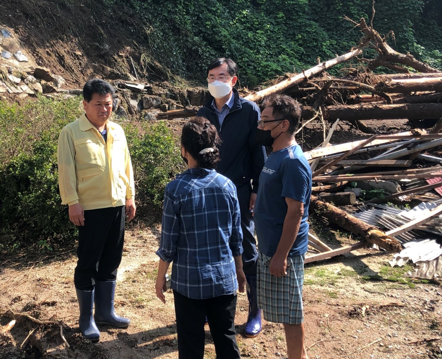 농협경제지주, 집중호우 피해 현장 점검 긴급구호 물품 전달
