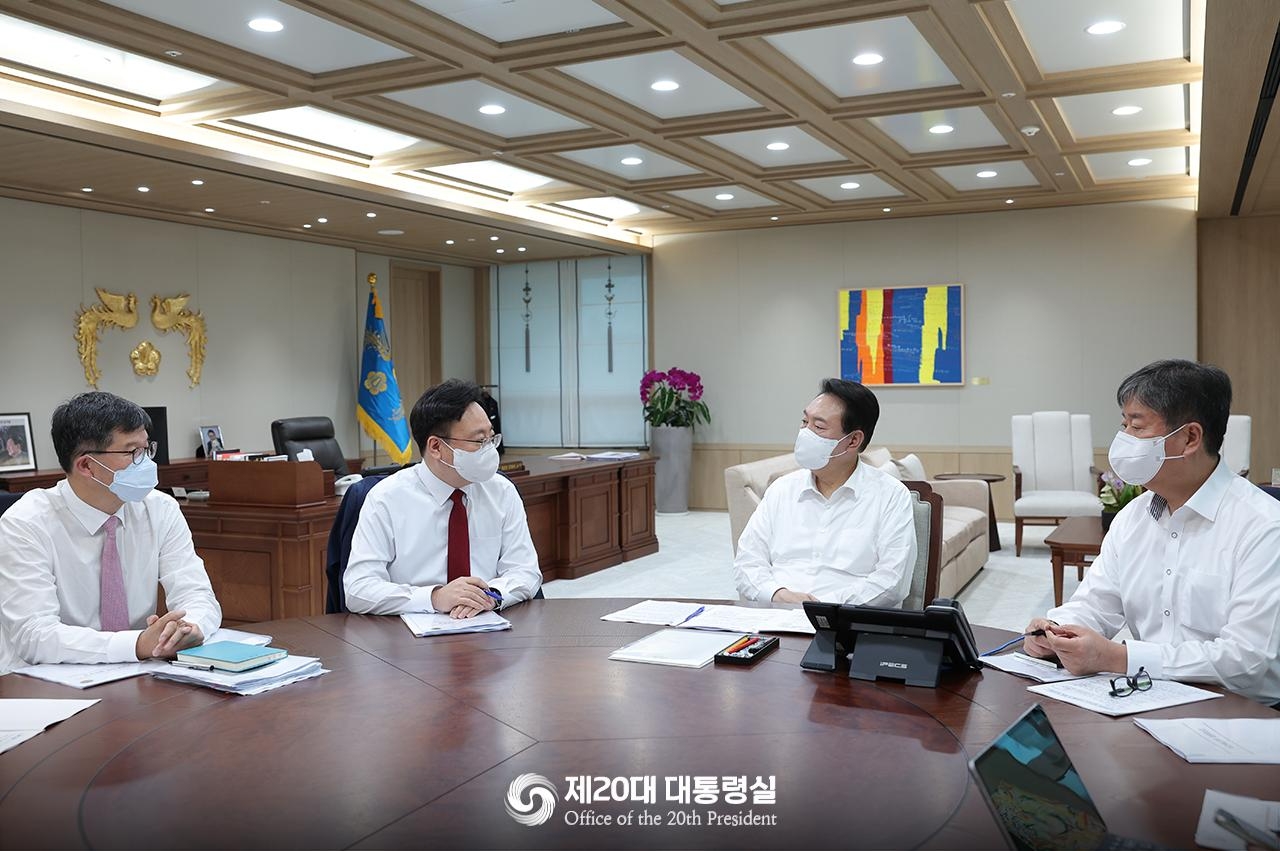 8월 19일 윤석열 대통령은 보건복지부의 업무보고를 받았다. / 사진출처= 제20대 대통령실(2022.08.19)