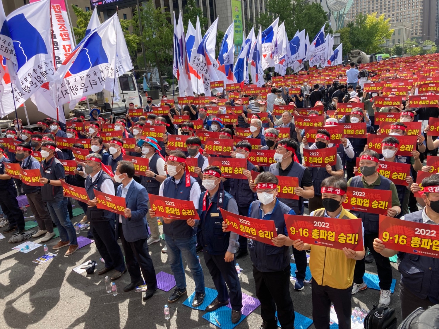 금융노조, 2차 파업 10월로 잠정 연기…“금융소비자 불편 고려”