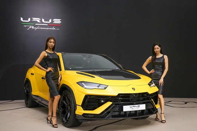 람보르기니 우루스 퍼포만테 국내출시...3억원대 슈퍼SUV