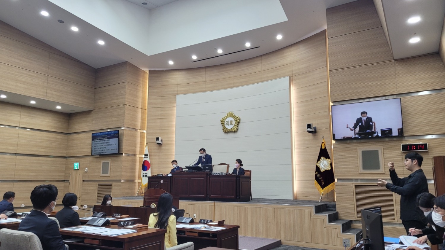 용산구의회 오천진 의장이 제276회 제1차 정례회 본회의를 주재하고 있다./사진=주현태 기자