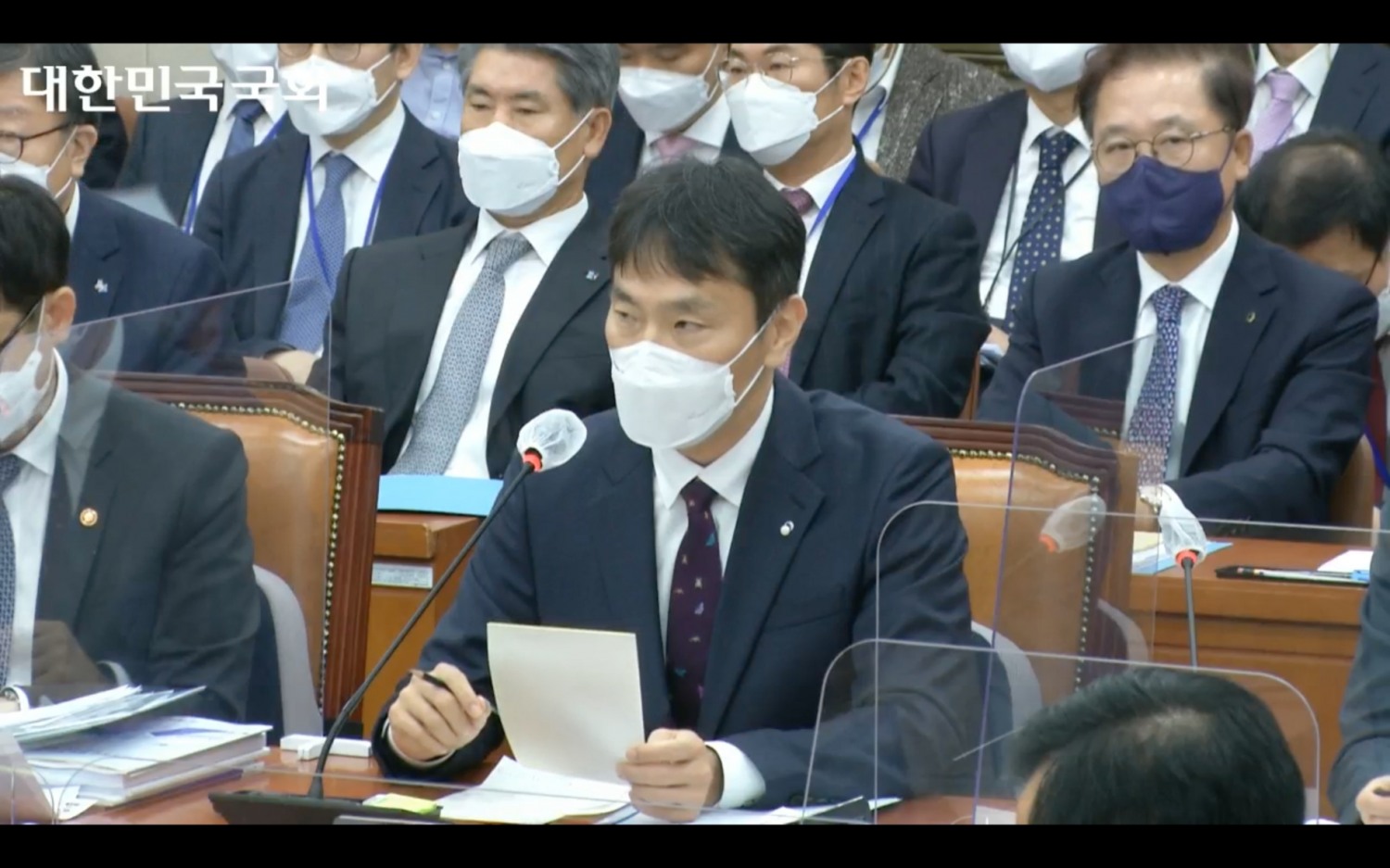 이복현 금융감독원장이 24일 국회에서 열린 정무위 국정감사에서 질의에 답변을 하고 있다. /사진출처=국회 인터넷의사중계시스템 캡처