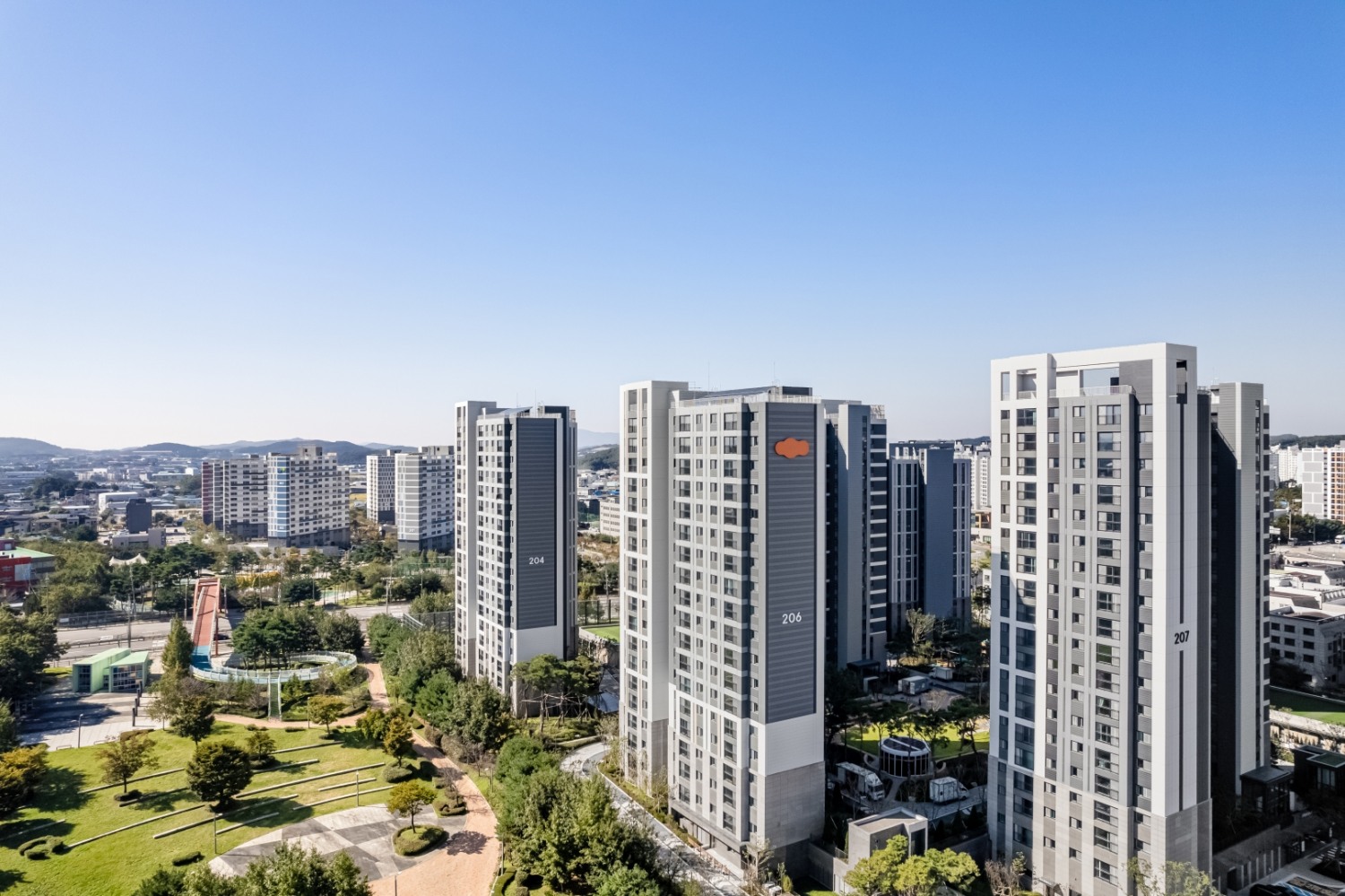 내구성 향상 페인트 기술이 적용된 ‘e편한세상 김포 어반베뉴’ 전경./사진제공=DL이앤씨